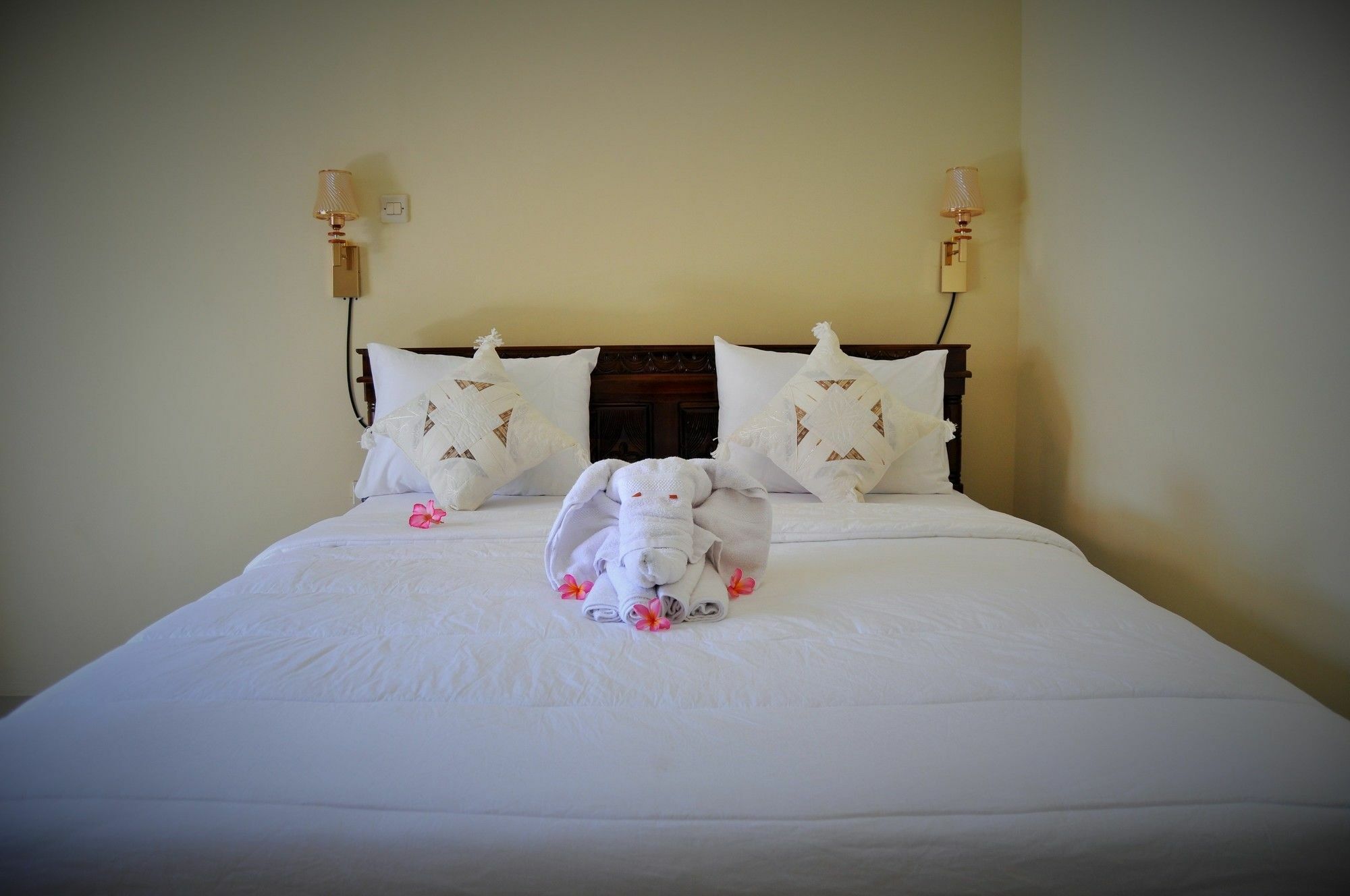 Deva Devi Beach Inn Luxury Batununggul Exterior foto